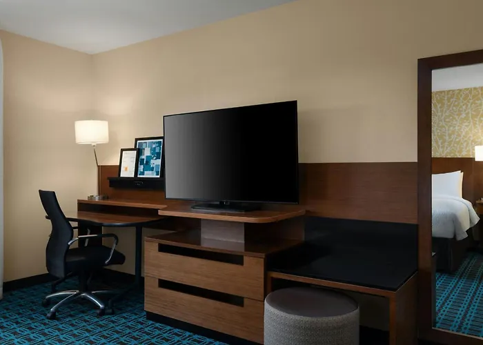 Fairfield Inn & Suites By Marriott London