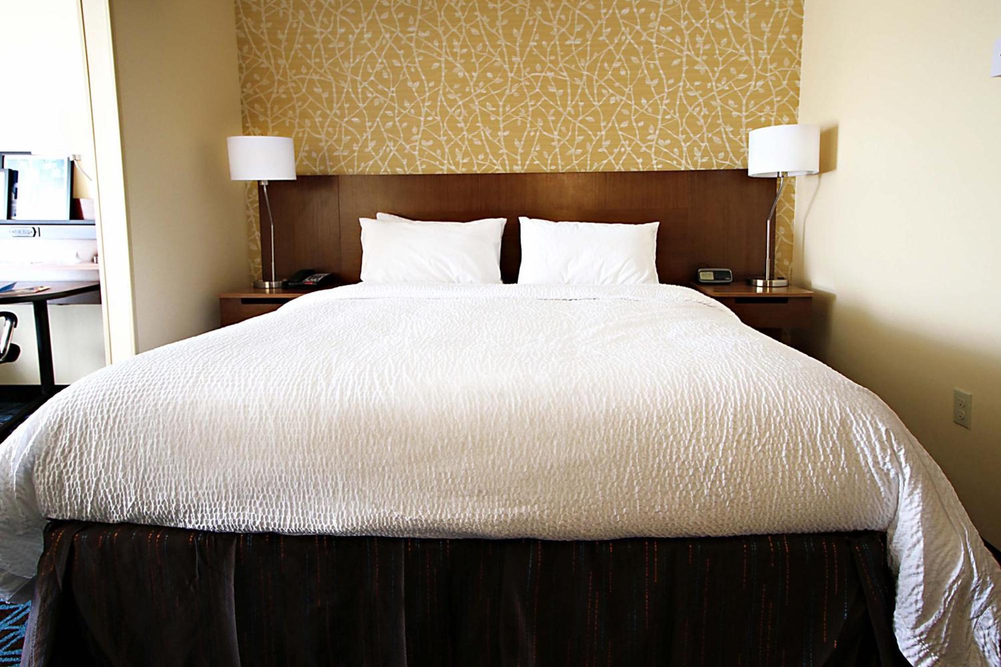 Hotel Fairfield & By Marriott London
