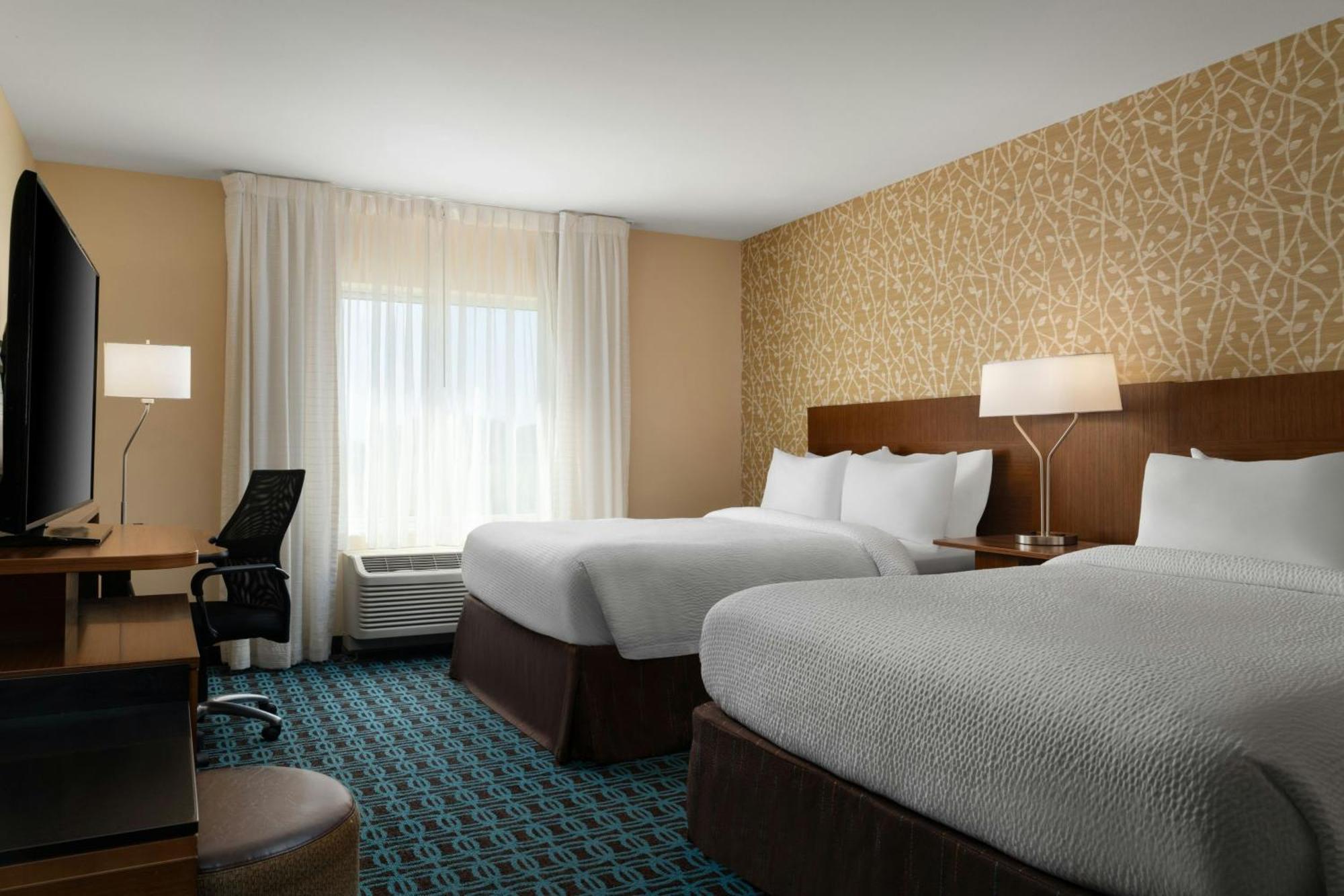 Hotel Fairfield & By Marriott 3*